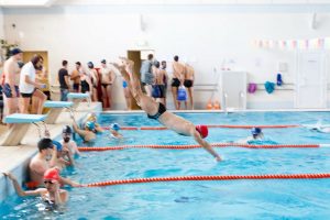 СОРЕВНОВАНИЯ КЛУБА В БАССЕЙНЕ НА ВОДНОМ СТАДИОНЕ - Школа плавания для взрослых MEVIS. Сеть бассейнов