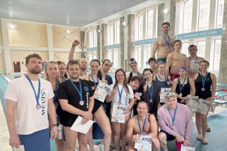 Соревнования по плаванию 